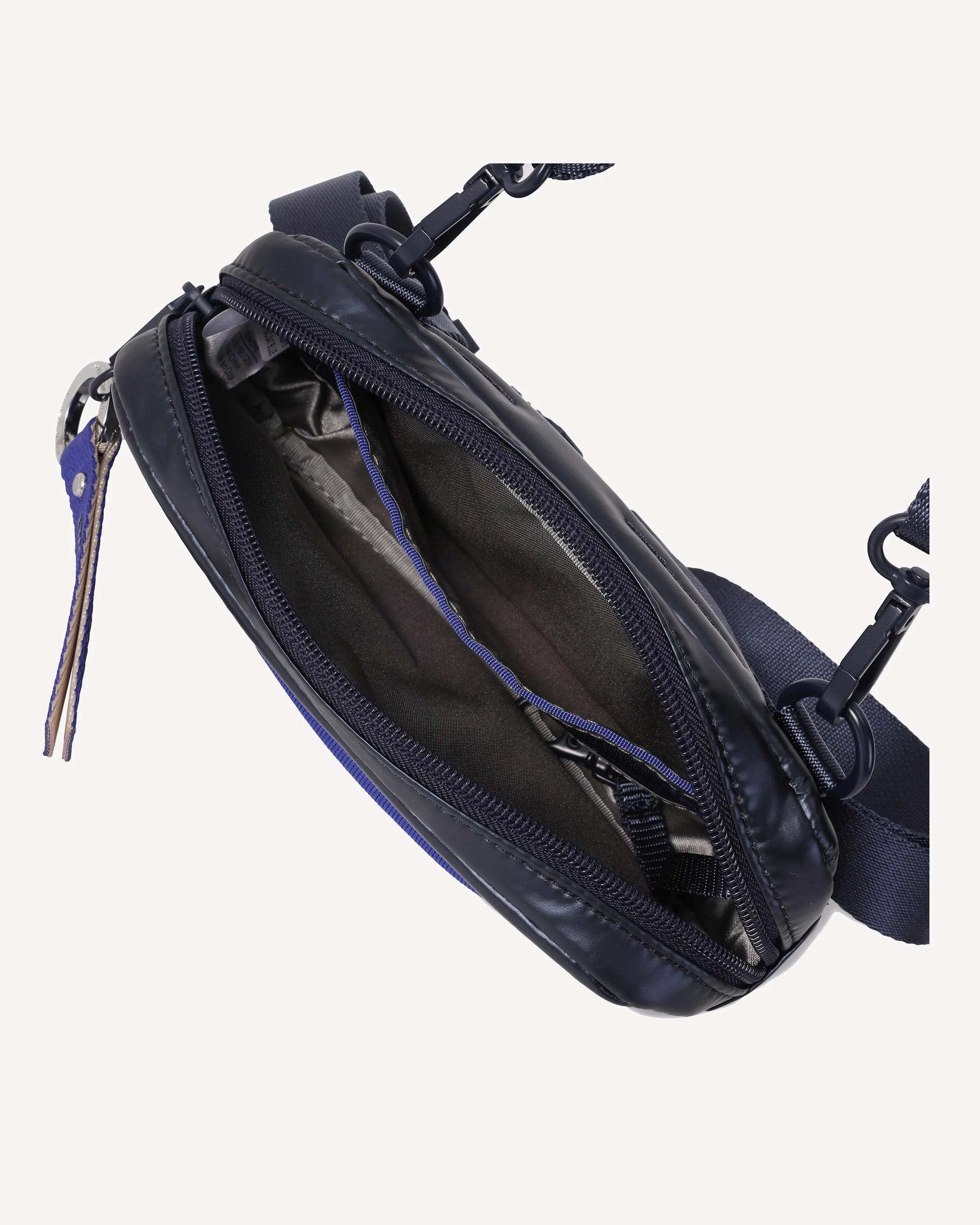 SNUG - Image 4